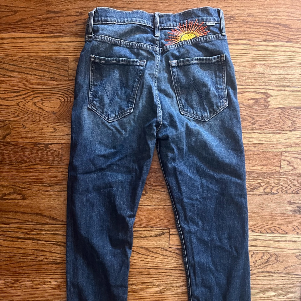 MOTHER size 27 straight leg with sun embroidery over back pocket ❤️🧡💛